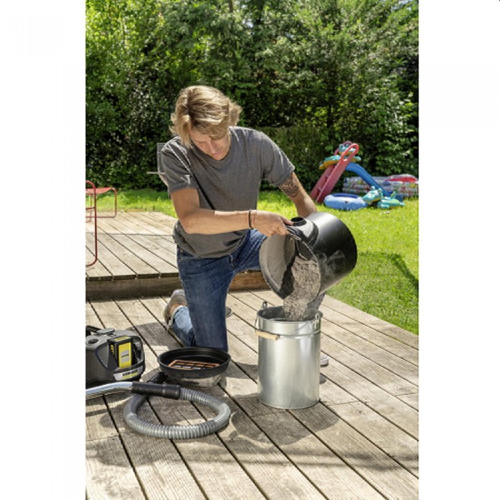 Aspirator industrial de cenușă Karcher AD2 cu baterie – Aspiratoare și sisteme de îndepărtare a prafului