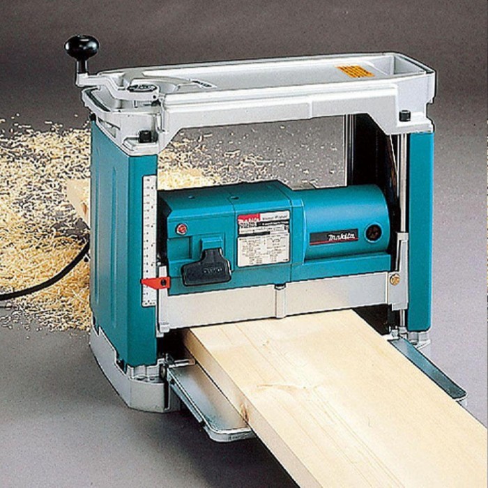 Rindea electrică Makita 2012NB – Polizoare și rindeloase
