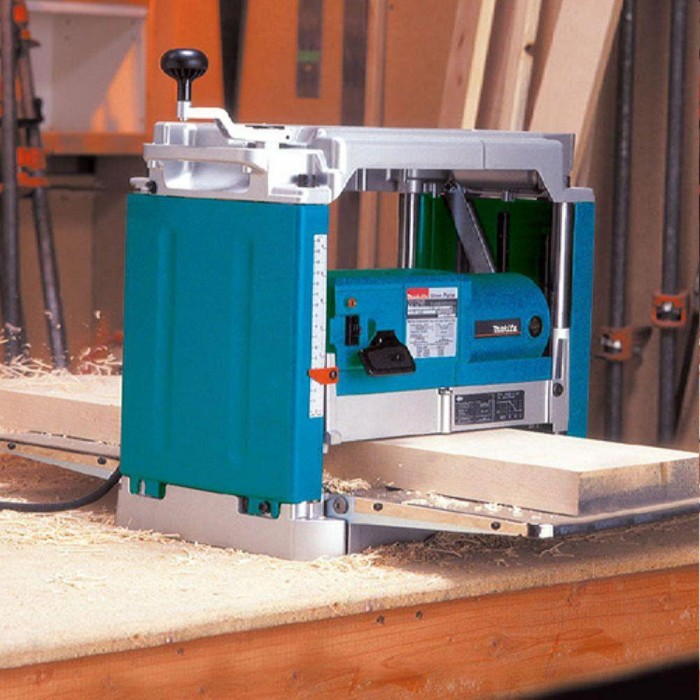Rindea electrică Makita 2012NB – Polizoare și rindeloase