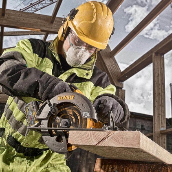Пила циркулярная аккумуляторная DeWALT DCS575N – Пилы циркулярные