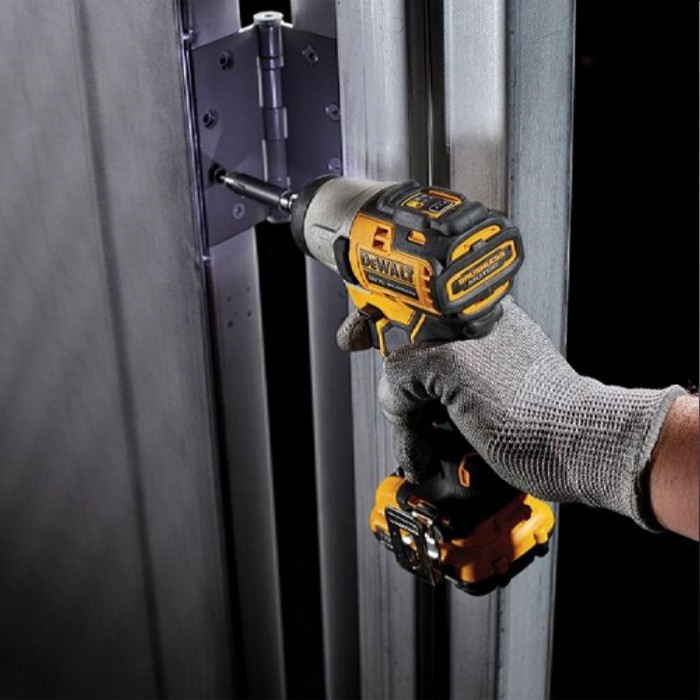 Дрель-шуруповерт аккумуляторный DeWALT DCF801D2 – Шуруповерты