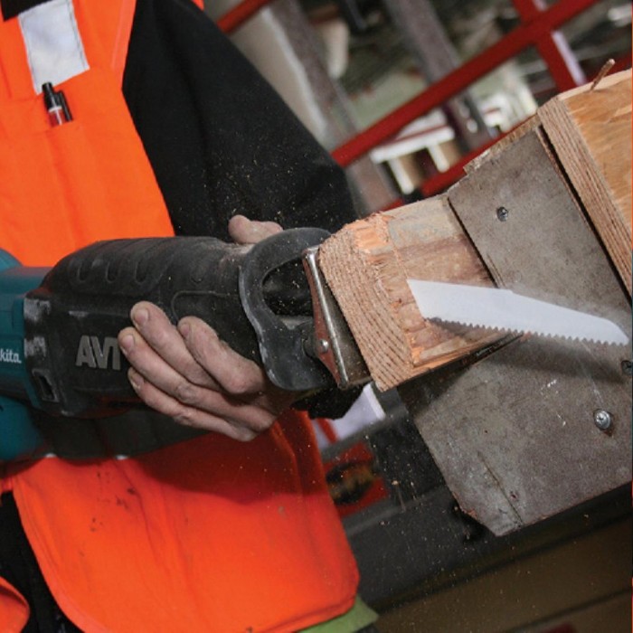 Пила сабельная Makita JR3070CT – Сабельные пилы