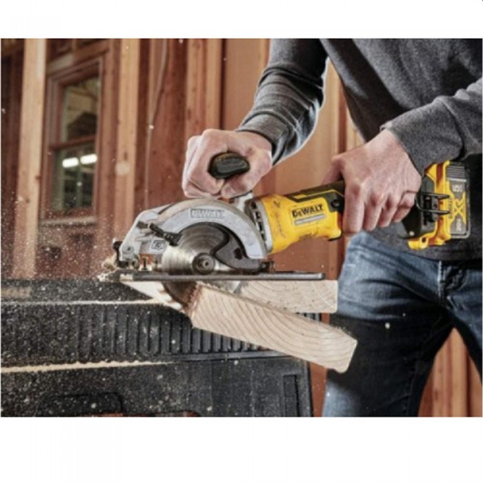 Пила циркулярная аккумуляторная DeWALT DCS571P2 – Пилы циркулярные