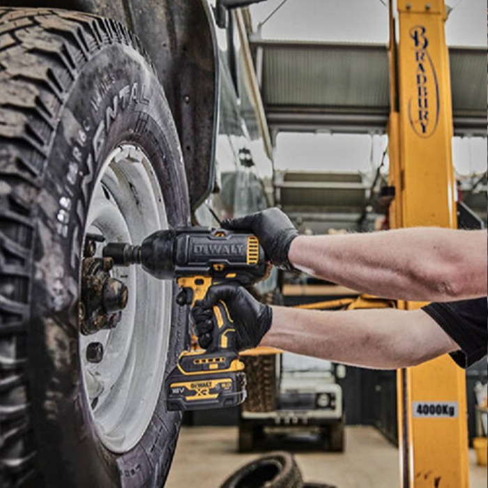 Шуруповерт ударный DeWALT DCF900NT – Шуруповерты