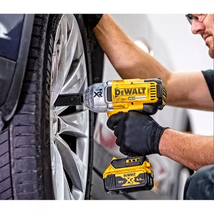 Шуруповерт аккумуляторный с ударом DeWALT DCF899HNT – Шуруповерты