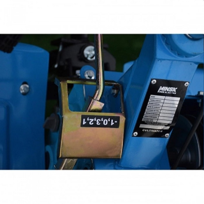 Cultivator cu motor pe benzină Minsk EMI900G – Cultivatoare cu motor și tractoare cu acționare manuală