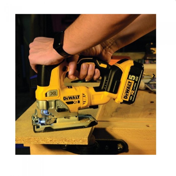 Лобзик аккумуляторный DeWALT DCS334NT – Лобзики