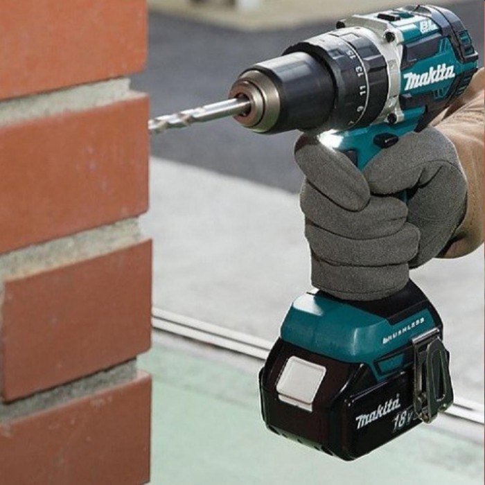 Дрель-шуруповерт с аккумулятором и ударом Makita DHP484RFE – Шуруповерты