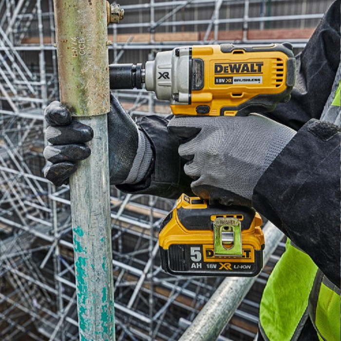 Шуруповерт аккумуляторный ударный DeWALT DCF894P2 – Шуруповерты