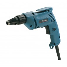 Шуруповерт Makita 6821
